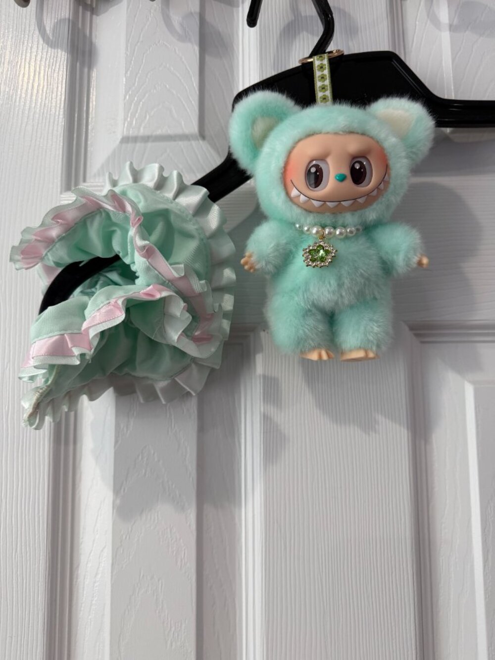 Pop Mart light green white necklace with green star and skirt